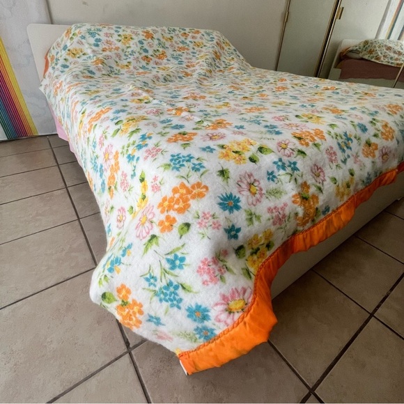 VINTAGE Cannon floral print polyester blanket - Picture 2 of 6